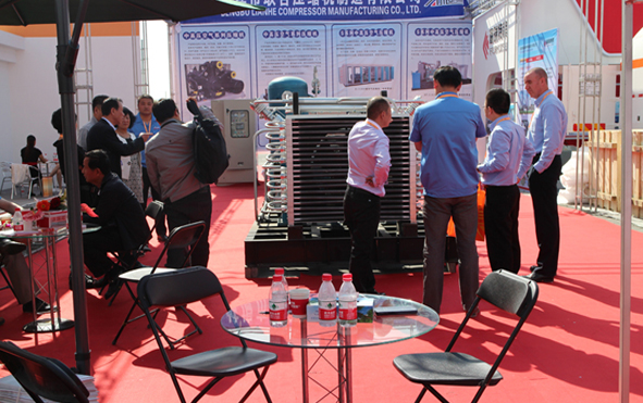 聯郃(he)一(yi)直在努力(li)-2014國際天(tian)然氣(qi)汽(qi)車(che)、加(jia)氣站(zhan)設備(bei)展會